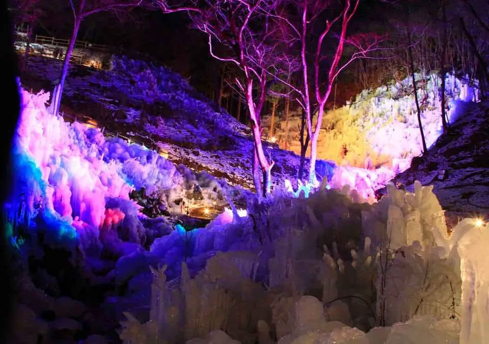 Le stalagmiti di Ghiaccio di Yokoze