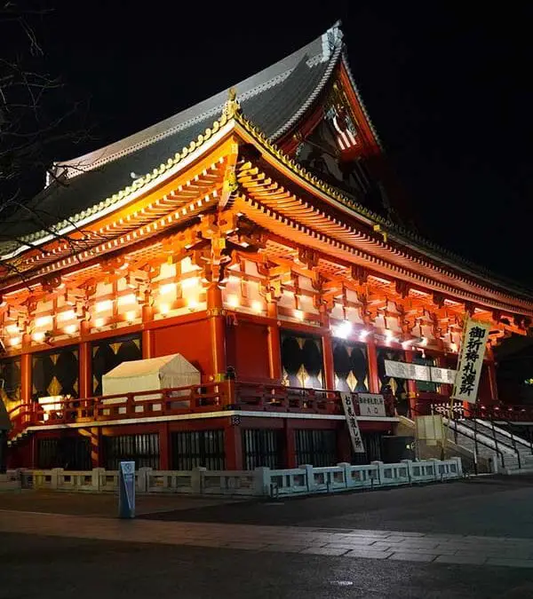 Esplorando il Tempio Sensoji ad Asakusa