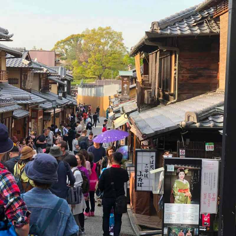 Il mercato di Nishiki, un mondo dove perdersi a Kyoto