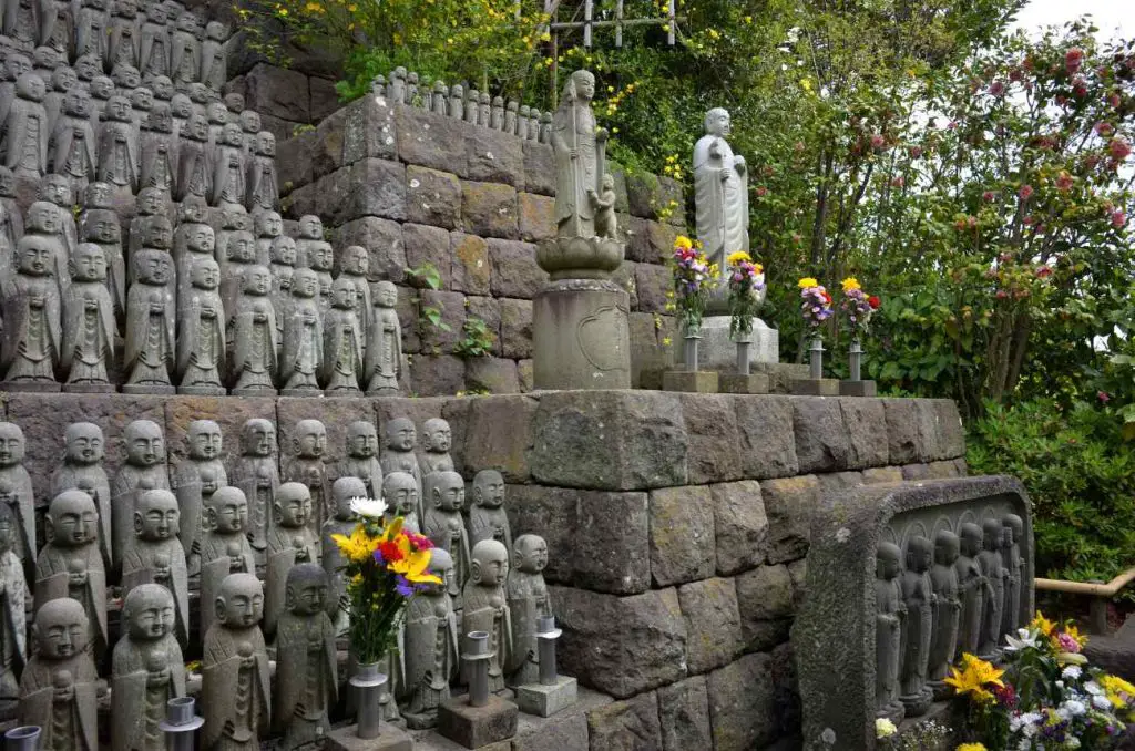 Statue di Jinzo _ Cimitero